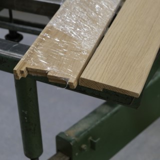 Trösklar med höjdskillnad av obehandlad ek